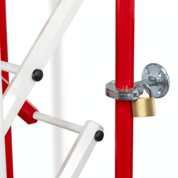 Anchor Kit IGA1. Padlock and lock set attached to an Instagate barrier.